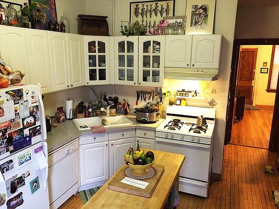 KITCHEN WITH DISHWASHER, DOUBLE BOWL SINK