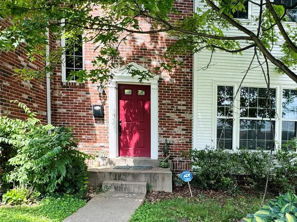 905 N Hanley Rd, Saint Louis, MO 63130