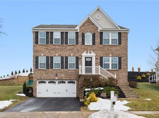 225 Foxwood Rd, Coraopolis, PA 15108