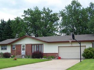4313 Claussen Rd, Grand Island, NE 68803