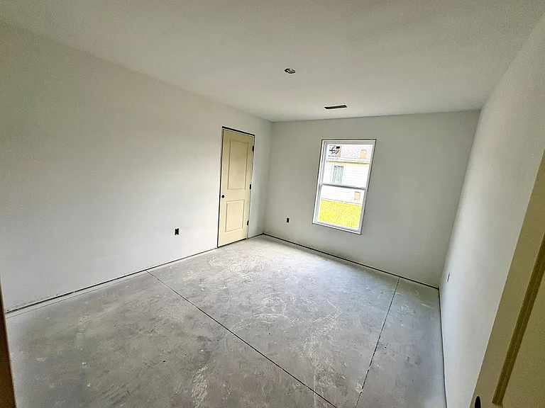 4654 Pierce Dr — Photo 10