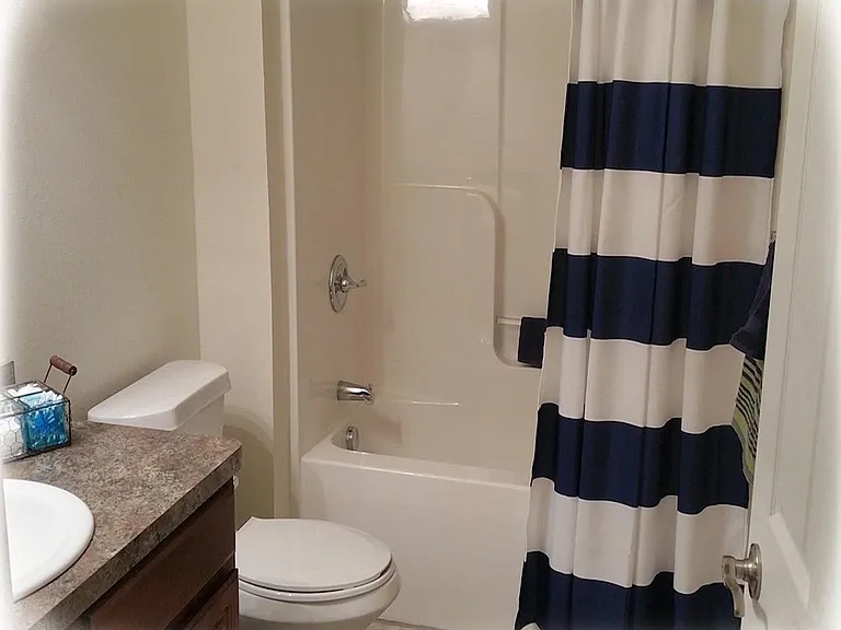490 Tyler Ln — Photo 10