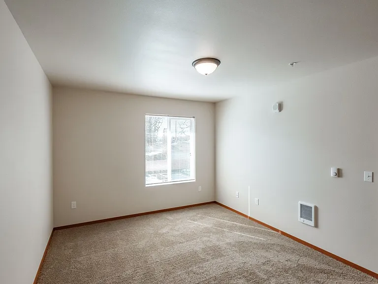 Oak Springs Apartments — Photo 7