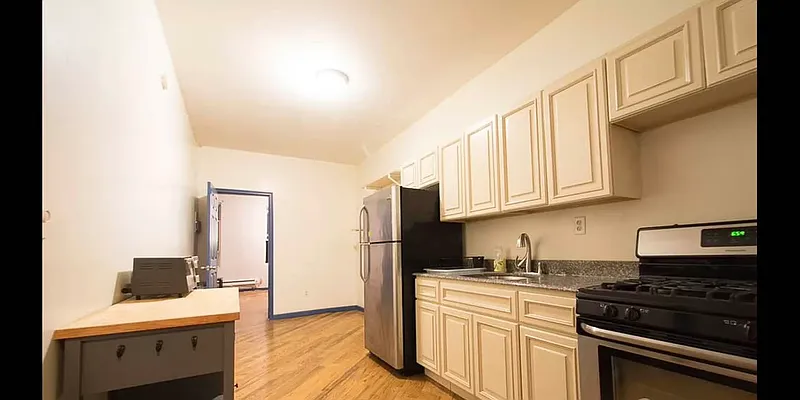 Rented by Delmark Realty LLC | media 5