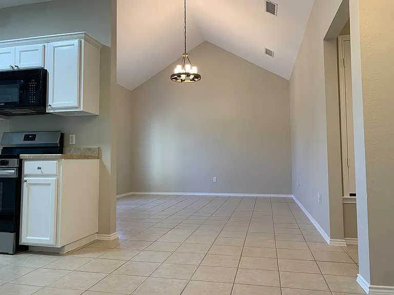 103 Lindas Creek Ln — Photo 5