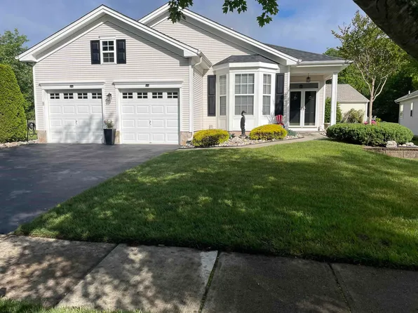 11 Derby Dr, Galloway, NJ 08205