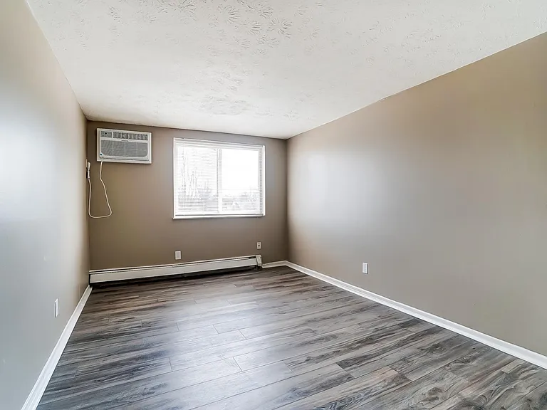 4431 W 8th St — Photo 11