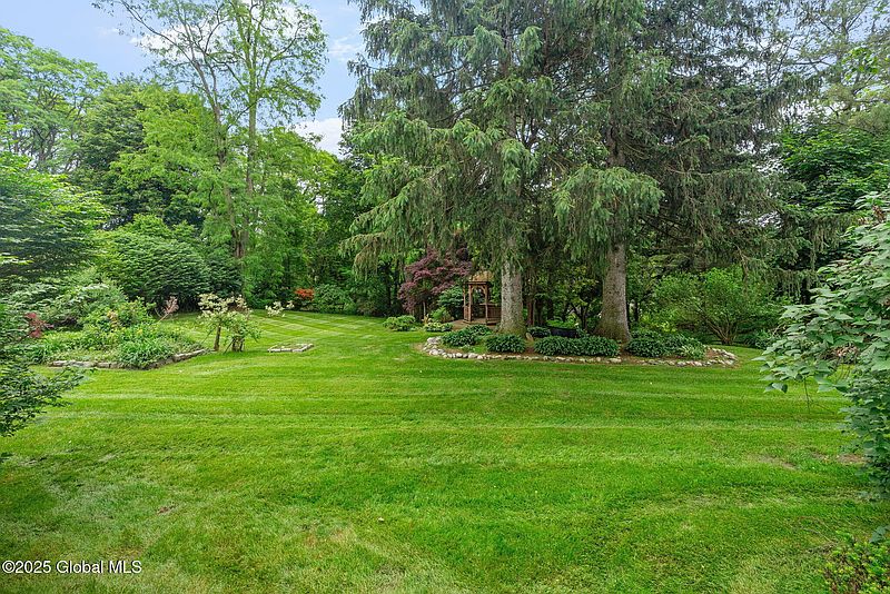 4th image of 1423 Midline Road