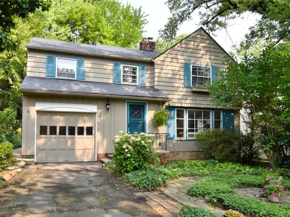 1584 Wrenford Rd, South Euclid, OH 44121