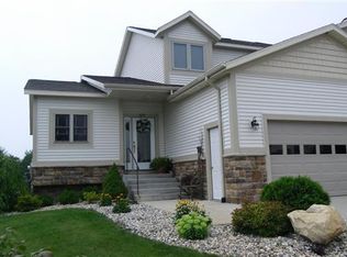 5637 W Sandalwood Cir, Norton Shores, MI 49441