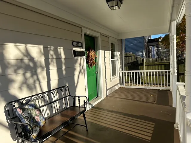 425 Meadow Park — Photo 2