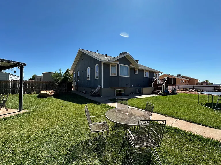 60 W Warren Ave — Photo 19