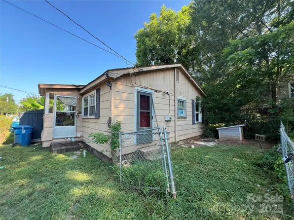 108 W Spruce St, Forest City, NC 28043