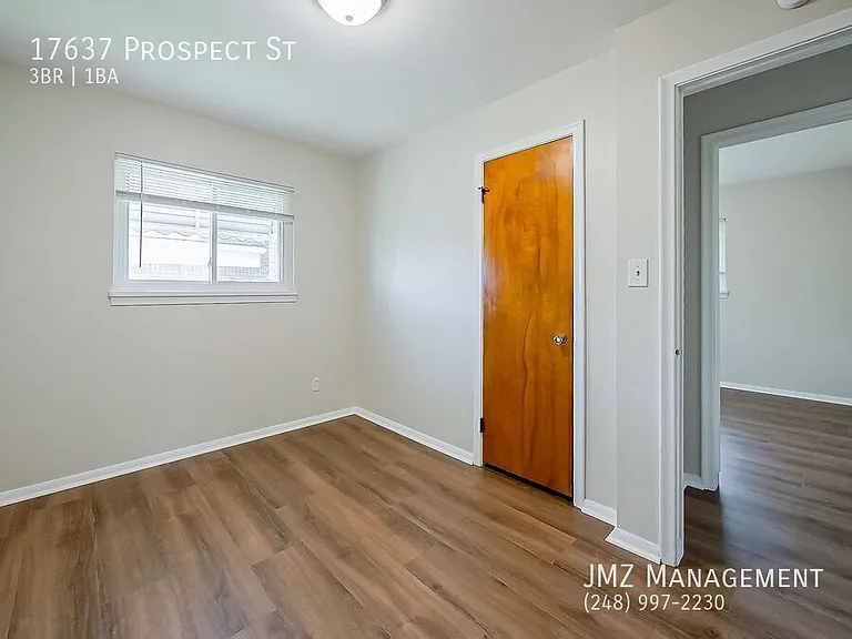 17637 Prospect St — Photo 9