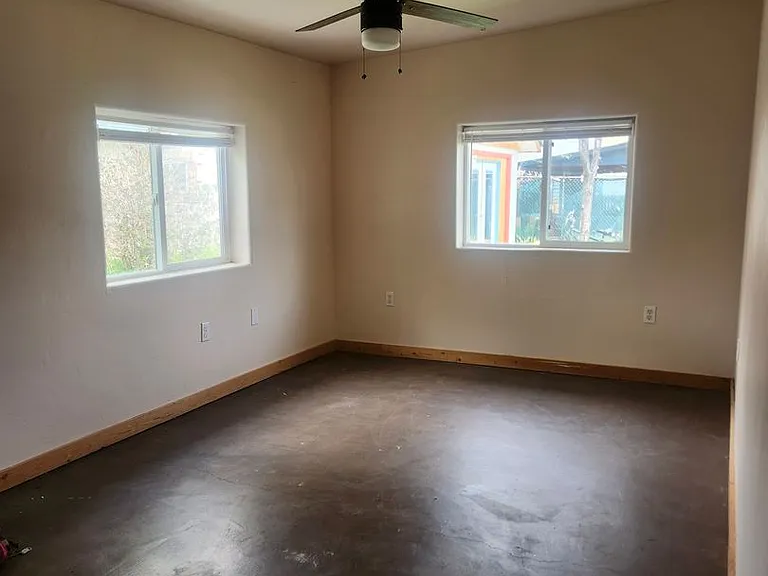 225 N Washington St — Photo 3