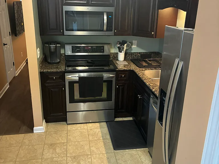 284 Raleigh Dr #G — Photo 8