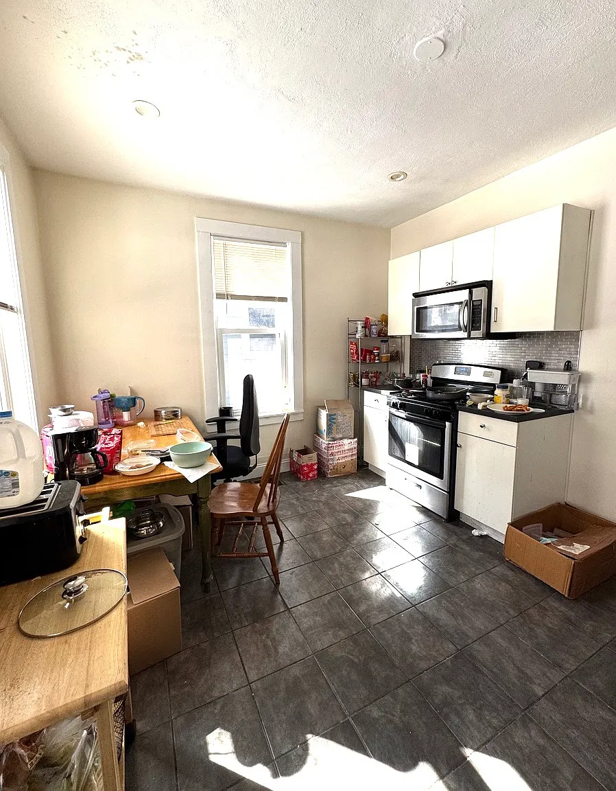 3 bed, 1400 sqft, $2,999 — Photo 1