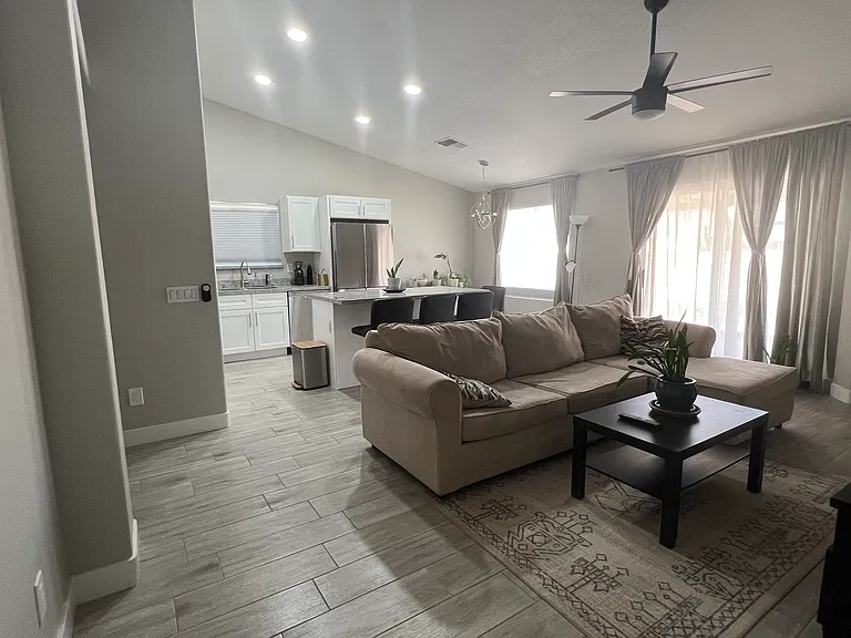 1408 E Carson Rd — Photo 14