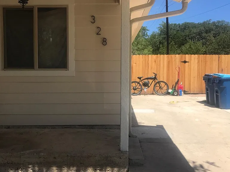 328 Miller St — Photo 2