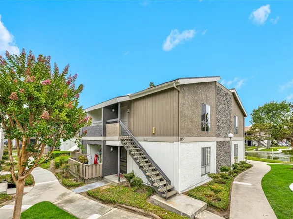 2857 S Fairview St Unit J, Santa Ana, CA 92704