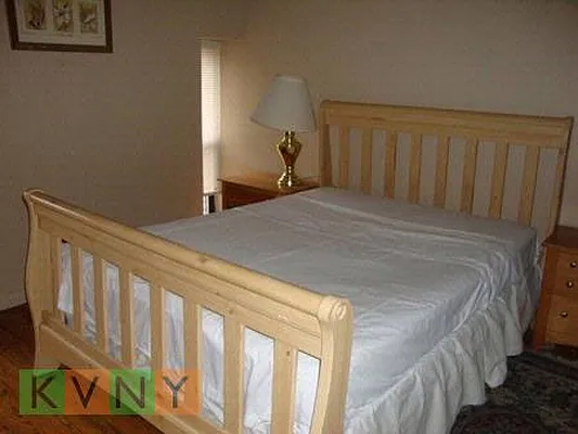 Rented by KVNY Soho | media 19