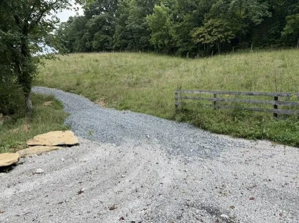 2318 Barlow Rd, Cynthiana, KY 41031