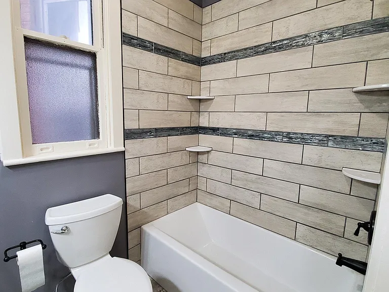 518 Madison Ave #2 — Photo 5
