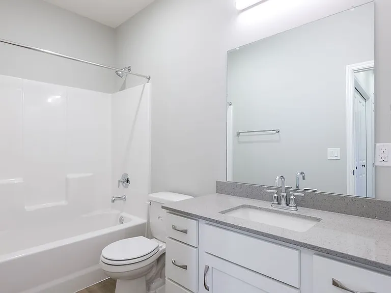 The Creek Apartments — Photo 41