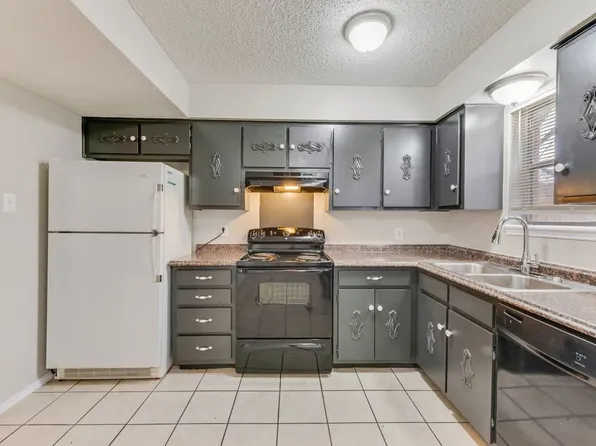 1726 W Sanford St #D, Arlington, TX 76012