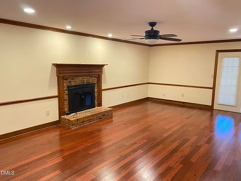 5 Trump Ct — Photo 12