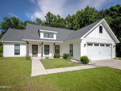 1602 Lake Mars Ave, Ocean Springs, MS, 39564
