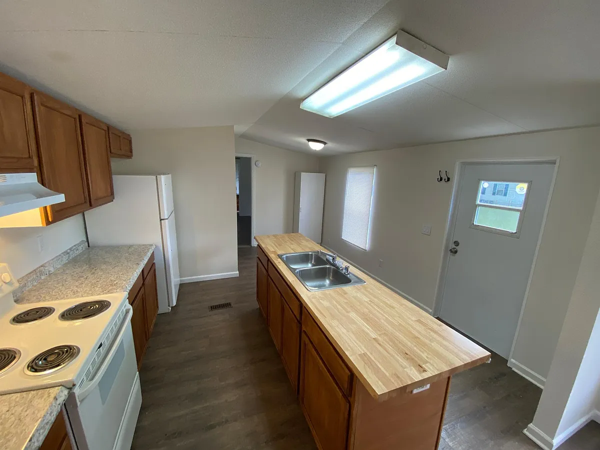 Building Photo - 3550 Pine Forest Rd #3