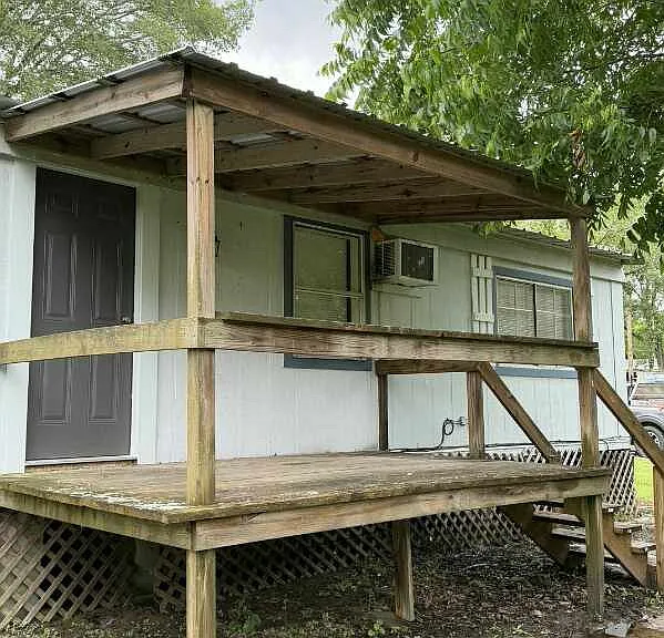 9909 Farris Loop — Photo 1