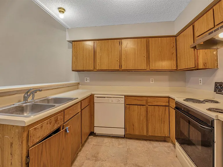 6345 Cattails Ln — Photo 12