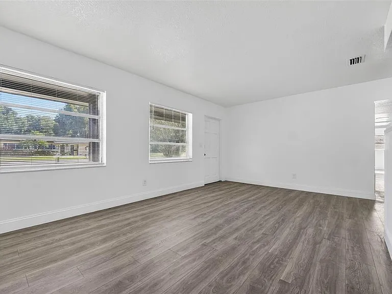 3034 Touraine Ave — Photo 12