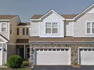 2113 Limestone Ln, Carpentersville, IL 60110