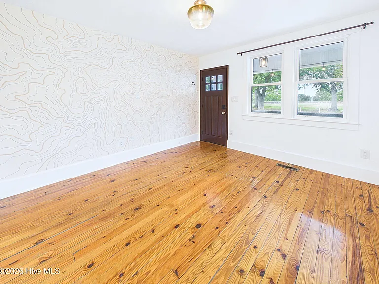 418 S 8th St — Photo 11
