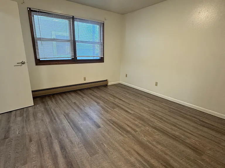 429 N Gilbert St — Photo 10