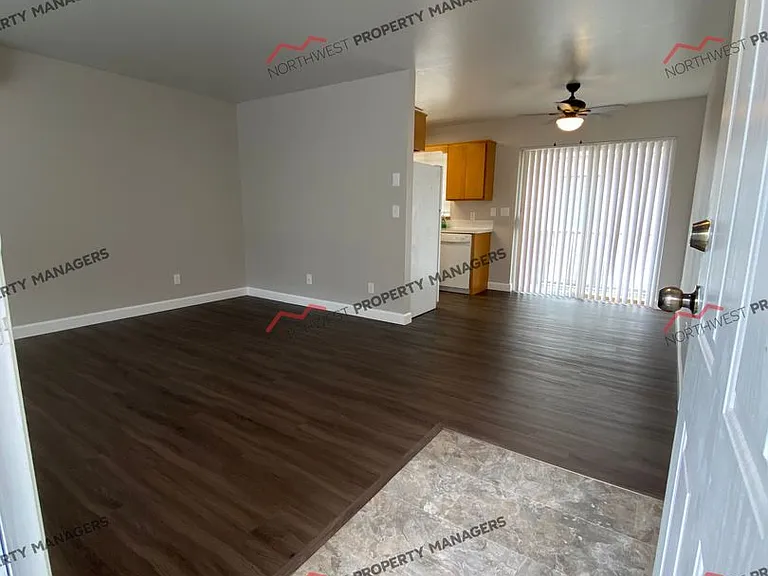 405 NW Arden Ave #A — Photo 4