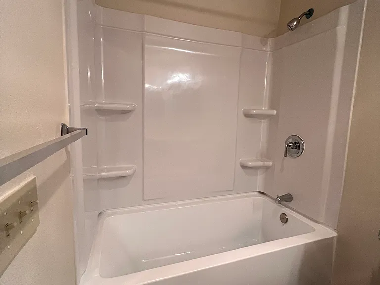 Northbrook Place Apartments — Photo 15