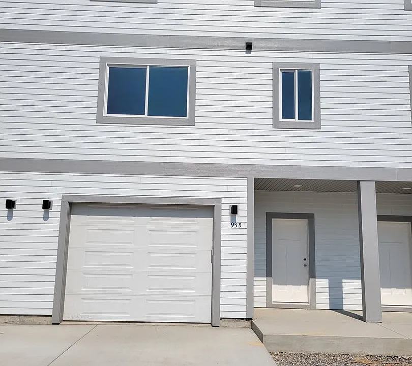 93 W Jefferson Ave #B