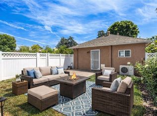 23029 Collins St, Woodland Hills, CA 91367