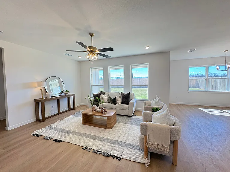 727 Liberty Park Dr — Photo 2