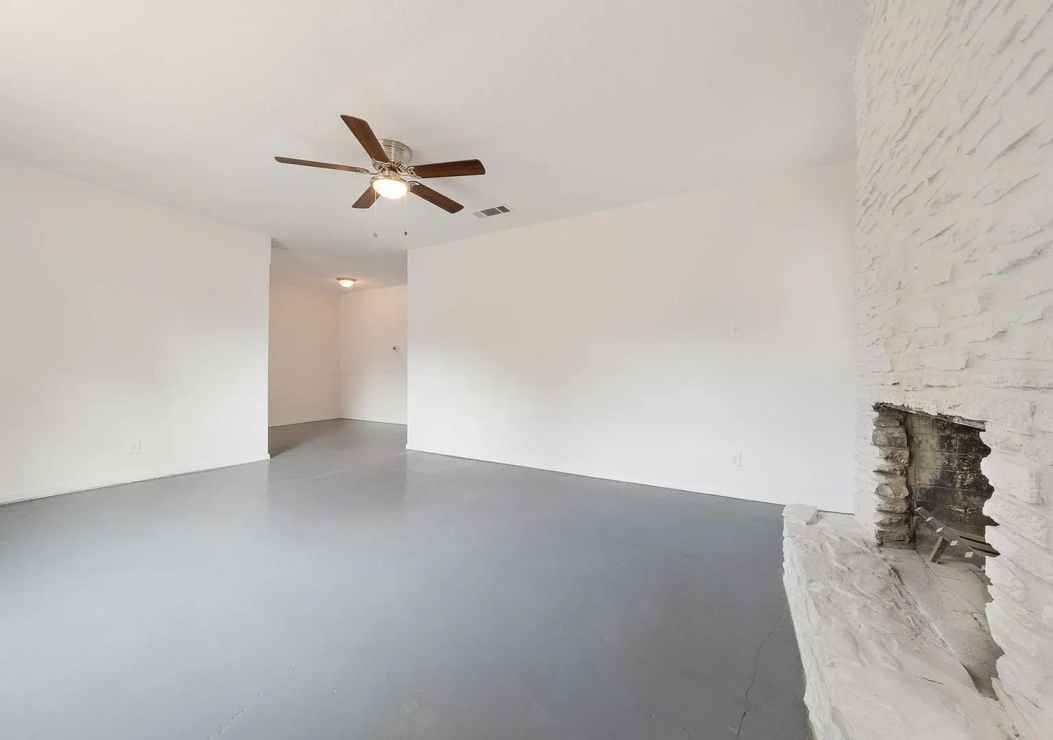 2/1 in Central Austin with Garage & Private Yard — Photo 4