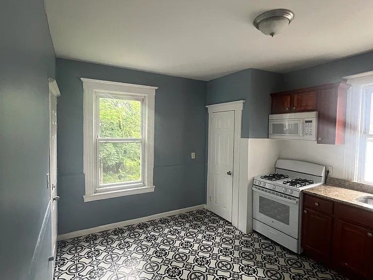 18 Cambridge St #2 — Photo 4