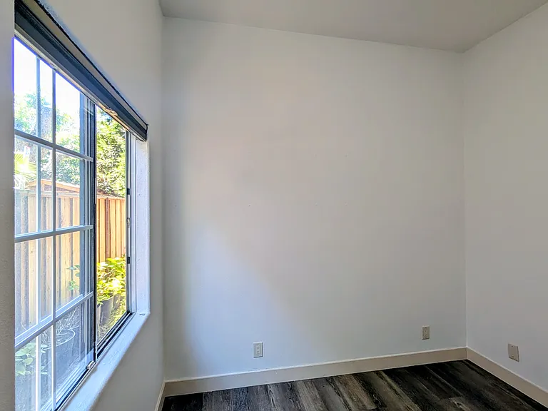 282 College Ave — Photo 7