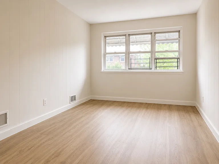 448 Olmstead Ave — Photo 4