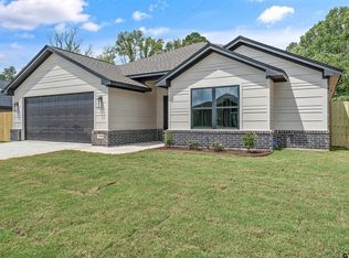 16138 Crossing Cir, Lindale, TX 75771