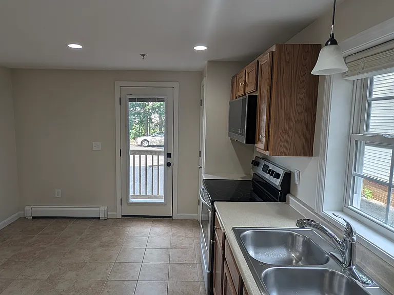 30 Knight St #1 — Photo 16