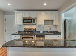 30 Bay State Rd APT 6, Quincy, MA 02171